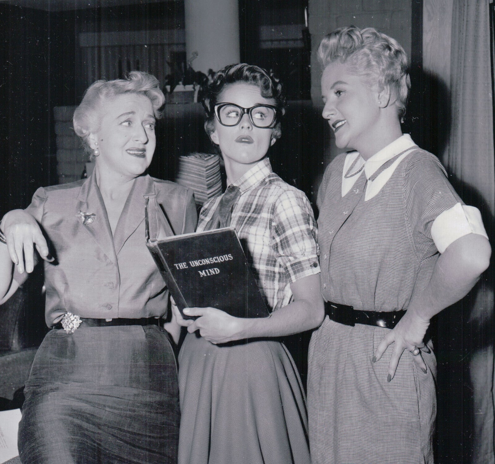 Those Whiting Girls (1955) CLASSIC TV 11 EPISODES ON DVD - Collectors Edition